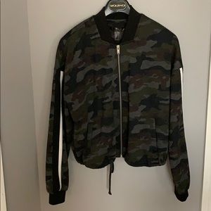 Athletic workout jacket